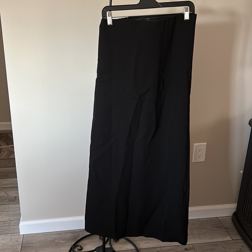 Strapless Noir Crepe Marin Dress
TUCKERNUCK - Picture 11 of 16